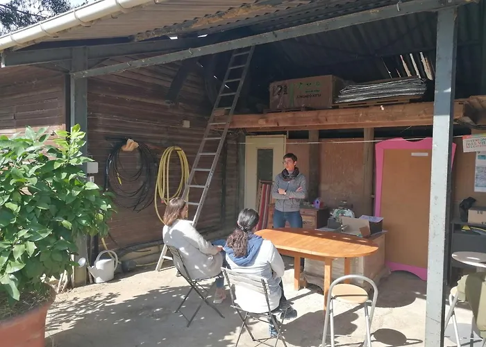 Du A La Terre Bed and breakfast